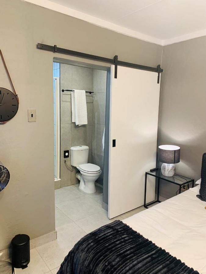 Battiss Guest House Pretoria Exterior photo